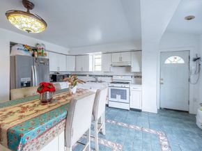 12 Charles St, Brockton MA 02301
