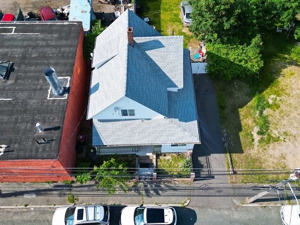 12 Charles St, Brockton MA 02301