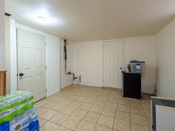 12 Charles St, Brockton MA 02301