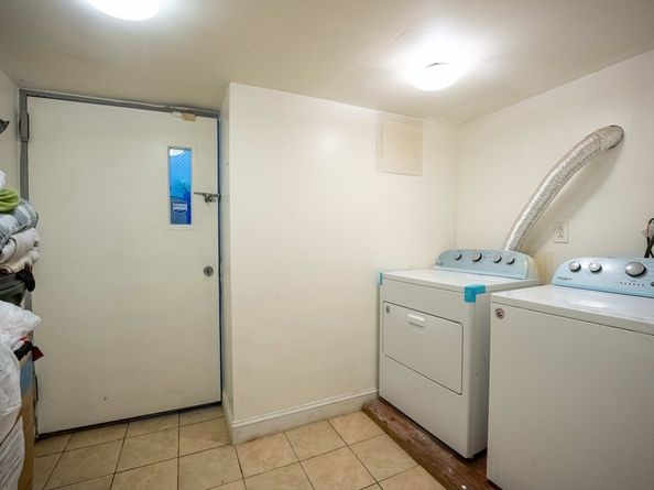 12 Charles St, Brockton MA 02301