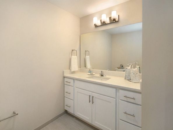 336 King St 105, Littleton MA 01460