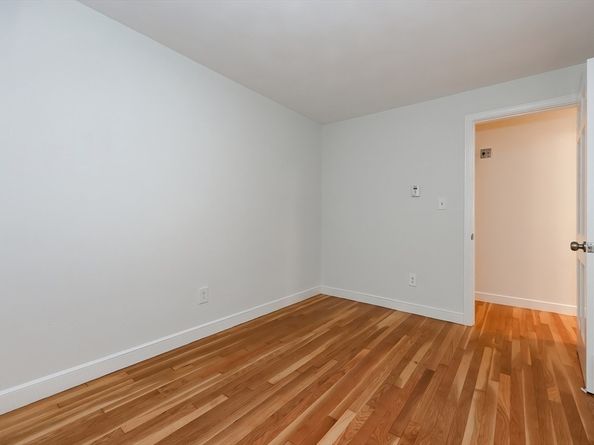 327 Singletary Ln, Framingham MA 01702