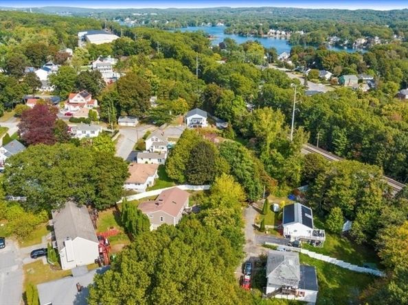 31 Crane St, Worcester MA 01604