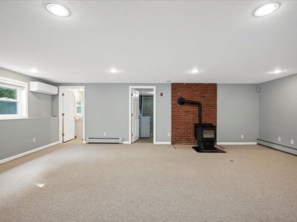 31 Crane St, Worcester MA 01604