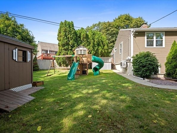31 Crane St, Worcester MA 01604