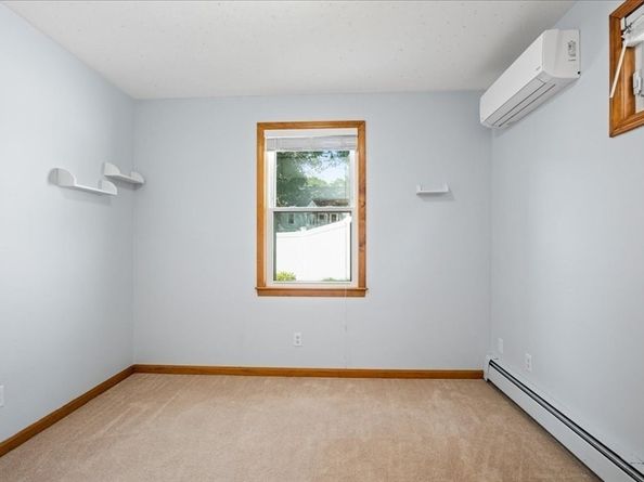 31 Crane St, Worcester MA 01604