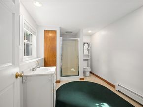 31 Crane St, Worcester MA 01604