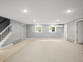 31 Crane St, Worcester MA 01604