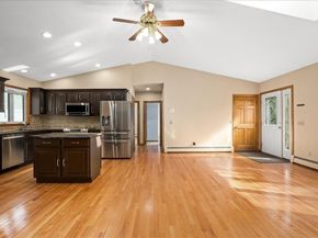 31 Crane St, Worcester MA 01604
