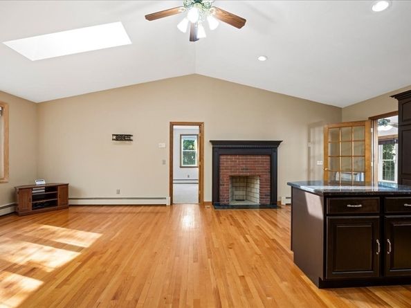 31 Crane St, Worcester MA 01604