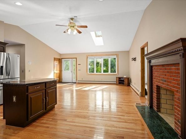 31 Crane St, Worcester MA 01604