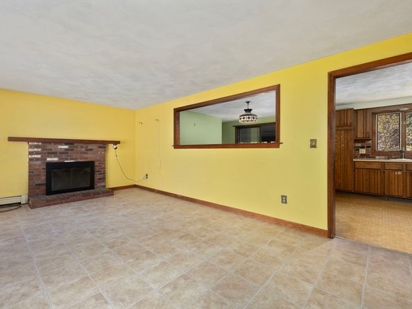 40 Union St, Blackstone MA 01504