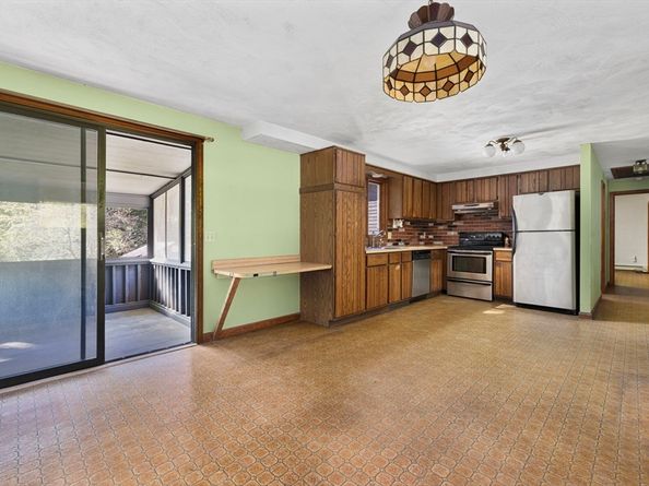40 Union St, Blackstone MA 01504