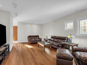 3 Cliff St, Nahant MA 01908