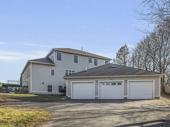 3 Cliff St, Nahant MA 01908