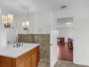 3 Cliff St, Nahant MA 01908