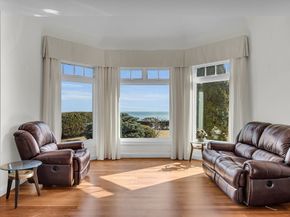 3 Cliff St, Nahant MA 01908