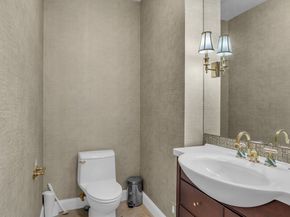 3 Cliff St, Nahant MA 01908