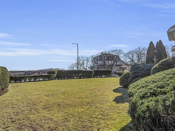 3 Cliff St, Nahant MA 01908