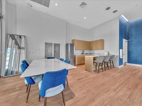 90 SW 3rd St 2604, Miami FL 33130