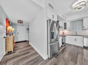 90 SW 3rd St 2604, Miami FL 33130