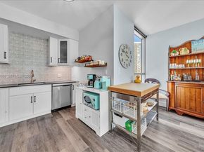 90 SW 3rd St 2604, Miami FL 33130