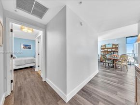 90 SW 3rd St 2604, Miami FL 33130