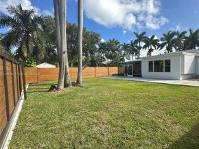 935 Lincoln St, Hollywood FL 33019