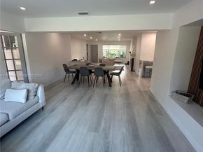 935 Lincoln St, Hollywood FL 33019