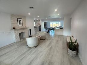 935 Lincoln St, Hollywood FL 33019