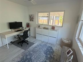 935 Lincoln St, Hollywood FL 33019