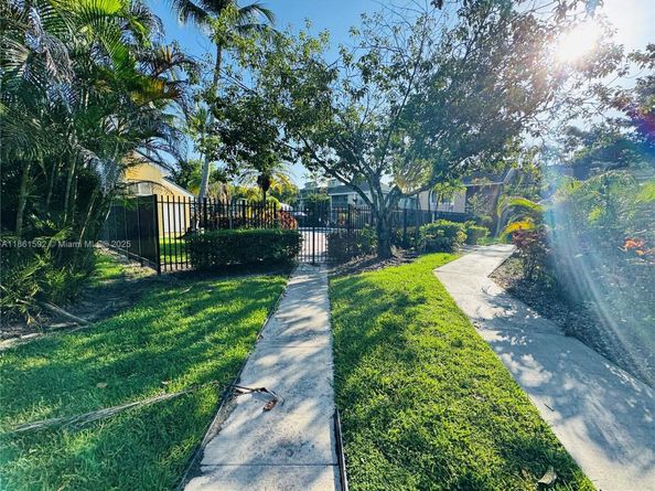 3971 NW 87th Ave 3971, Sunrise FL 33351