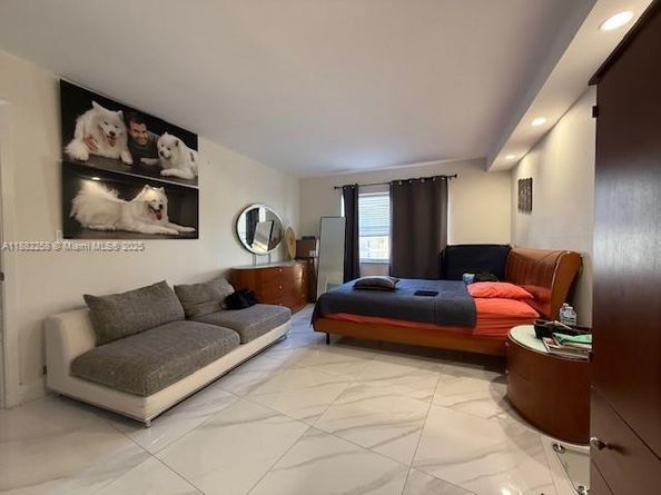 401 Golden Isles Dr 415, Hallandale Beach FL 33009