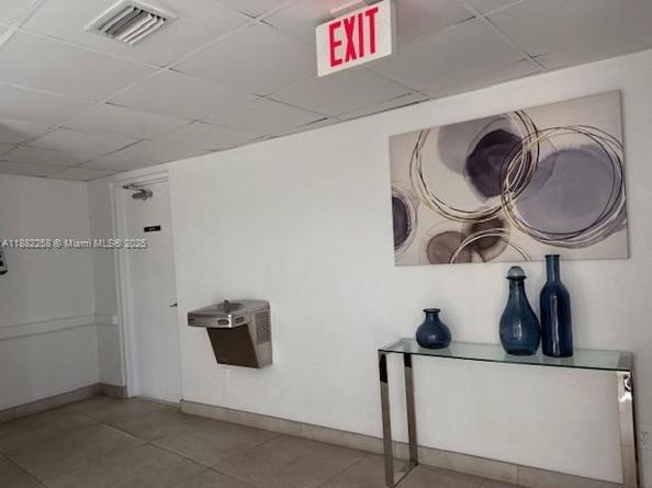 401 Golden Isles Dr 415, Hallandale Beach FL 33009