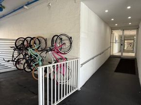 401 Golden Isles Dr 415, Hallandale Beach FL 33009