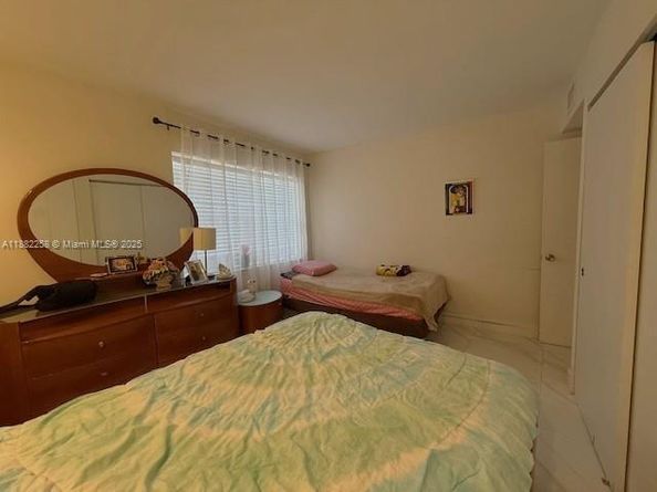 401 Golden Isles Dr 415, Hallandale Beach FL 33009