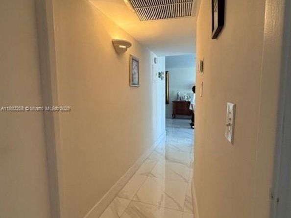 401 Golden Isles Dr 415, Hallandale Beach FL 33009