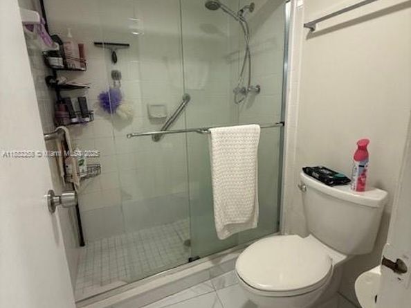 401 Golden Isles Dr 415, Hallandale Beach FL 33009