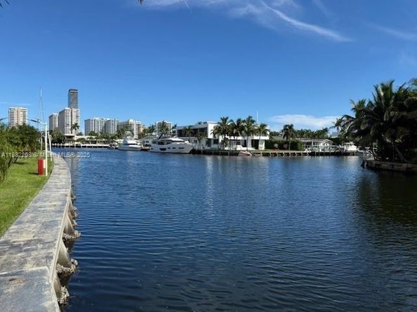 401 Golden Isles Dr 415, Hallandale Beach FL 33009