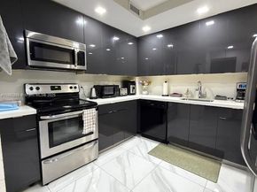 401 Golden Isles Dr 415, Hallandale Beach FL 33009