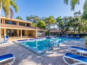 500 Bonnie Brae Way 17, Hollywood FL 33021