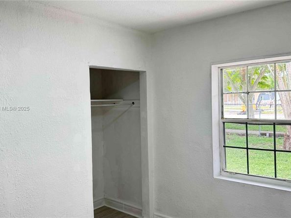 16221 E Bunche Park Dr, Miami Gardens FL 33054