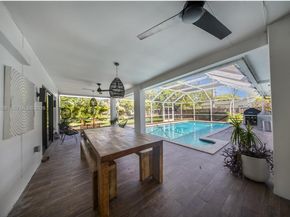 16900 SW 87th Ave, Palmetto Bay FL 33157