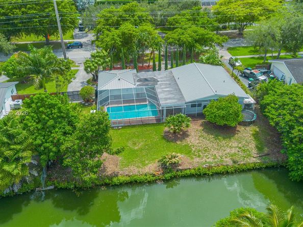 16900 SW 87th Ave, Palmetto Bay FL 33157