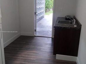 2840 SW 8th St, Fort Lauderdale FL 33312