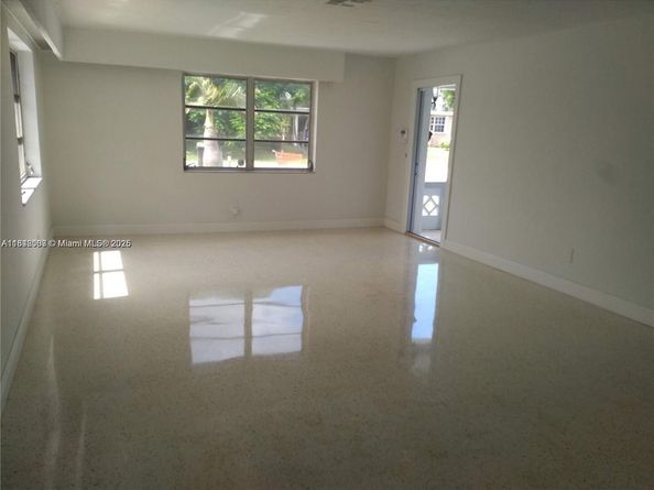 2840 SW 8th St, Fort Lauderdale FL 33312