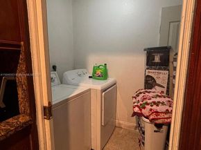 2840 SW 8th St, Fort Lauderdale FL 33312