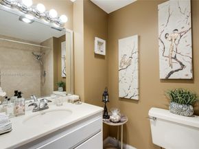 4330 Hillcrest Dr 519, Hollywood FL 33021