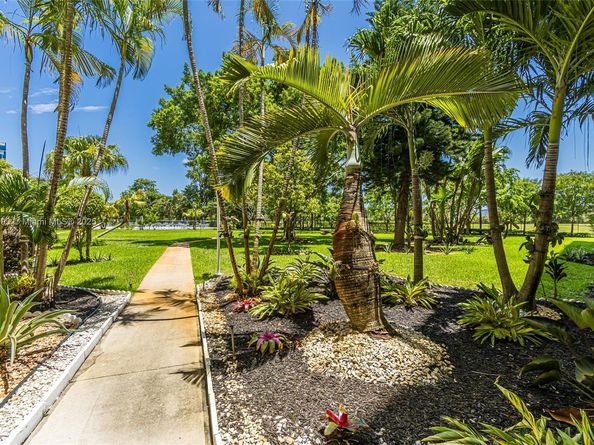 4330 Hillcrest Dr 519, Hollywood FL 33021