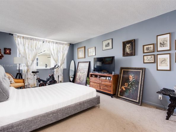 4330 Hillcrest Dr 519, Hollywood FL 33021